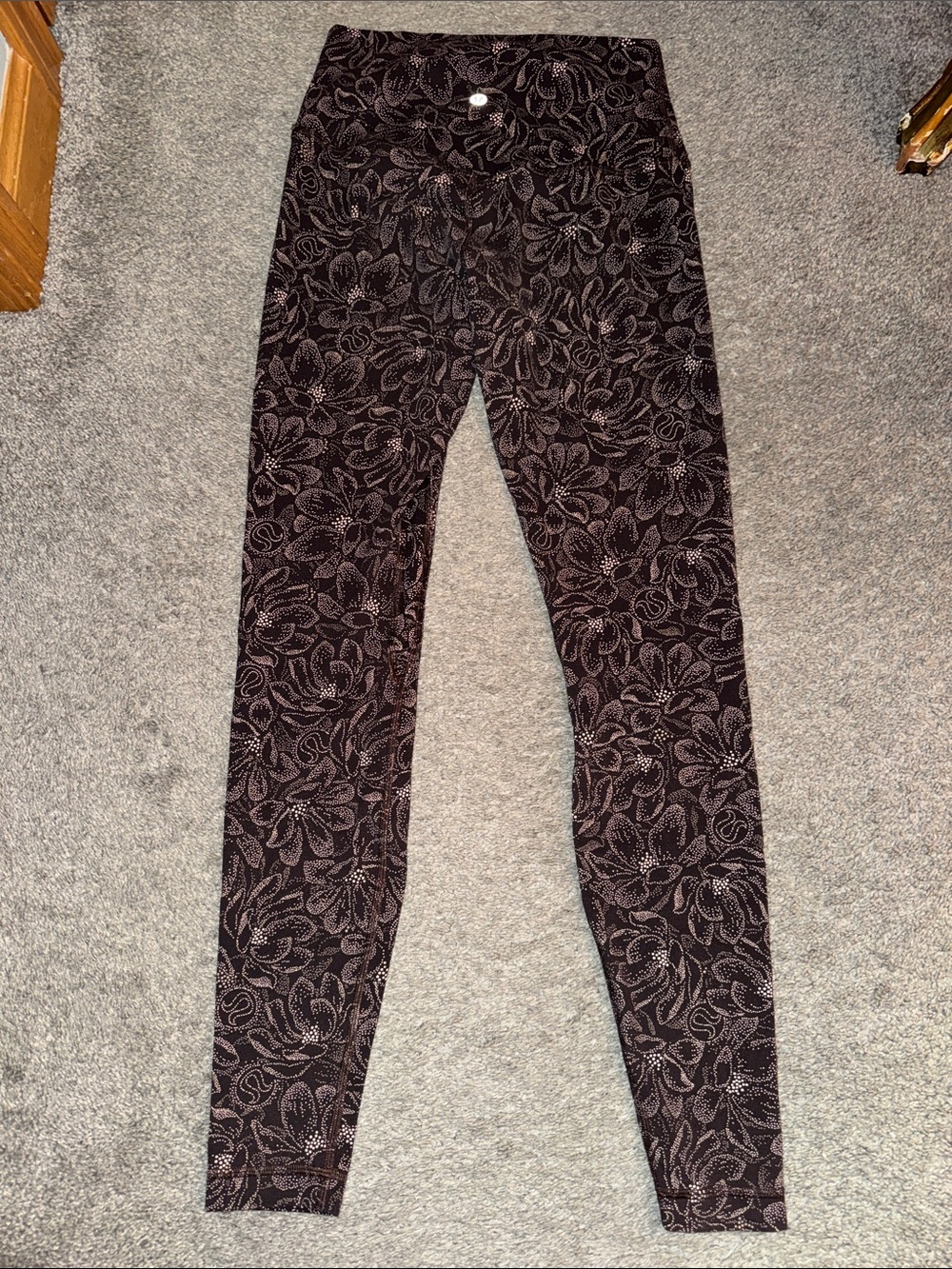 lululemon athletica Black Top with Light Pink Dot Floral Print - Picture 4 of 4